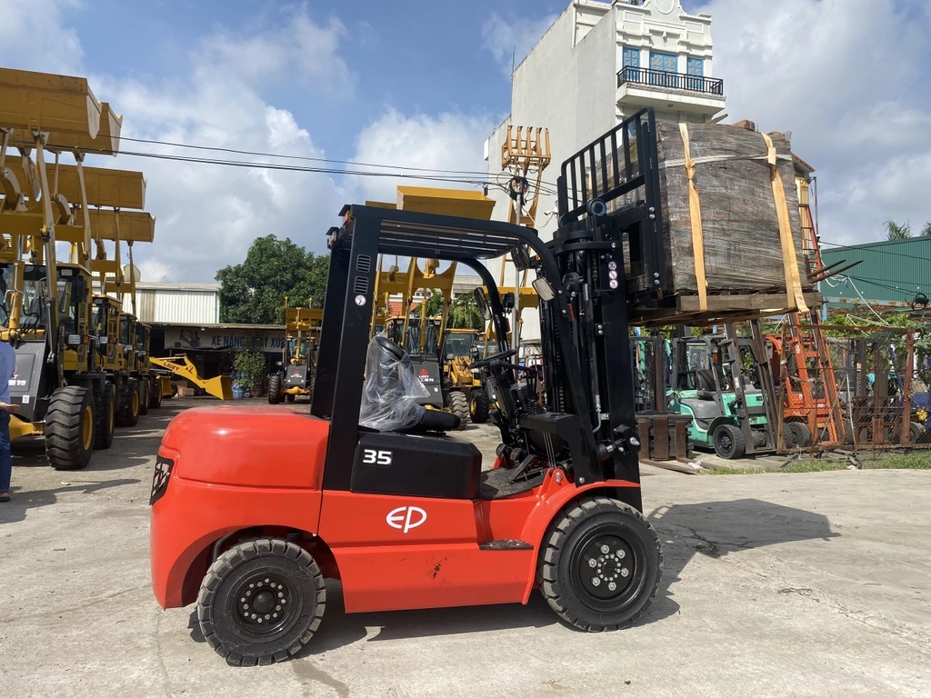 Xe nâng Mẫu 6